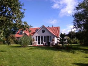 Отель White Cottage B and B  Спилсби
